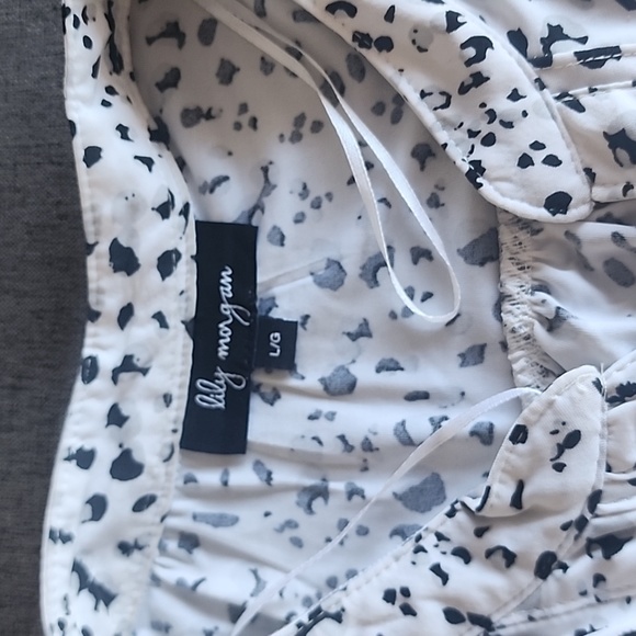 Womens button up top - Picture 2 of 9